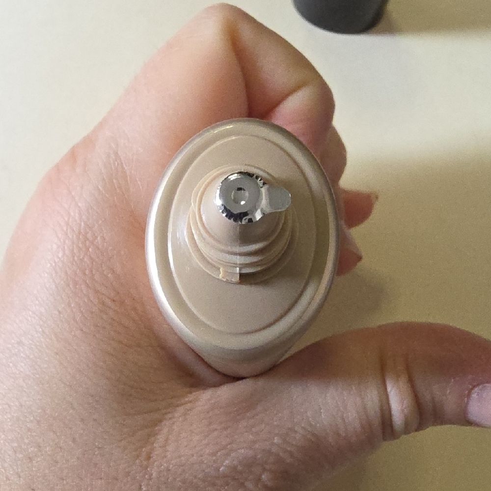 bareMinerals Complexion Rescue Tinted Moisturizer - Wheat 4.5 - Picture 2 of 3